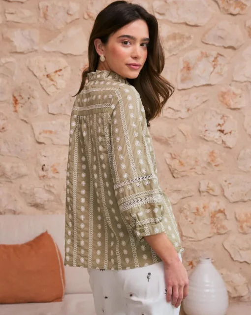 Blusa Bordados Flores Elle