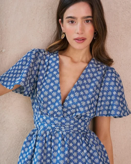 Vestido Corto Bordado Naya